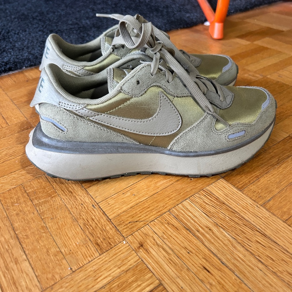 Nike phoenix waffle